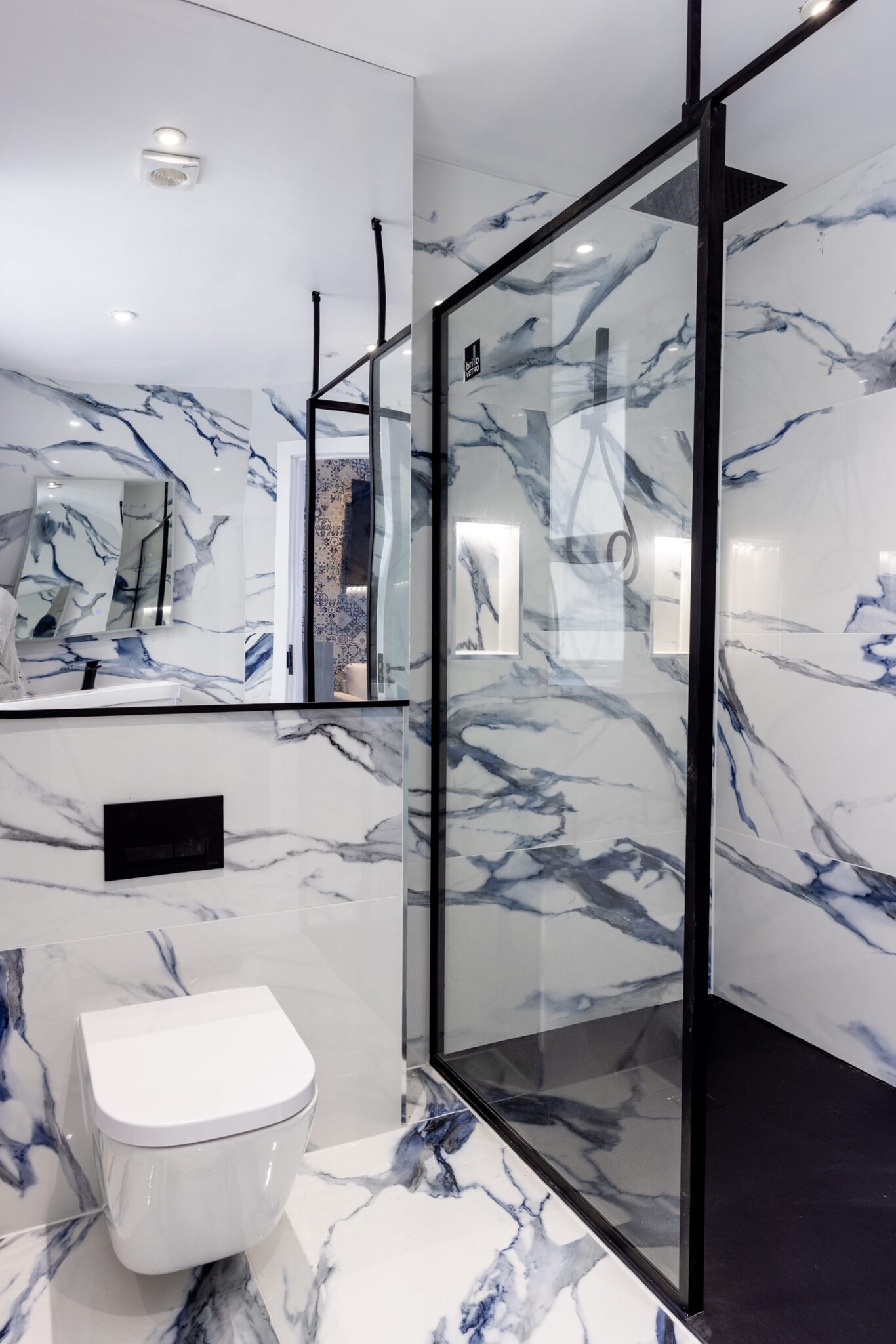 Mykonos Suite Shower